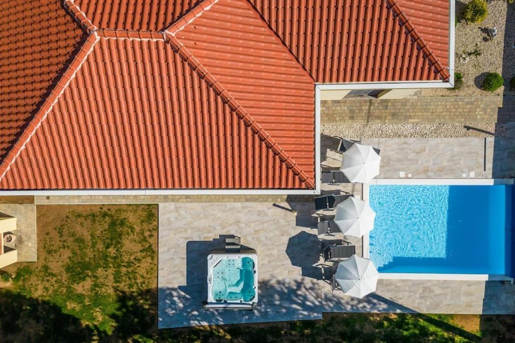 Villa Mattina, With Heated Pool And Jacuzzi Privlaka  Exterior foto