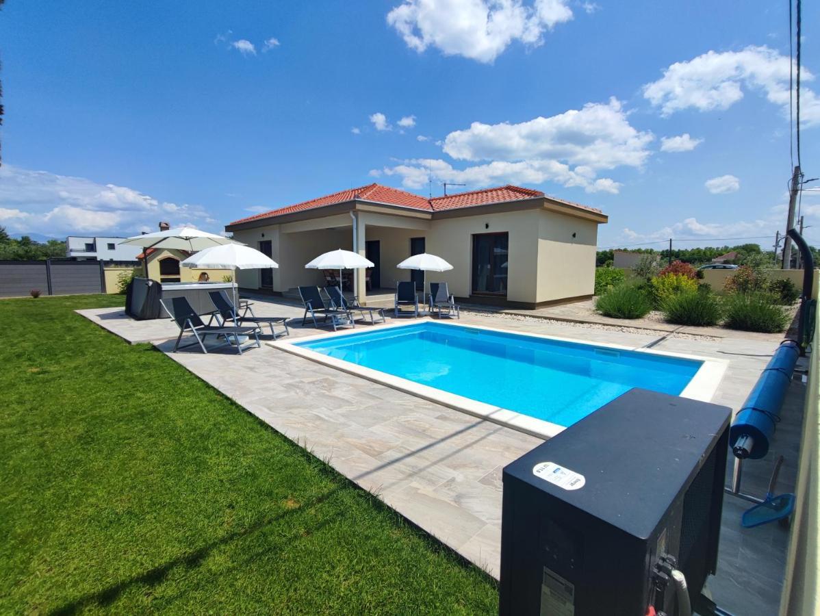 Villa Mattina, With Heated Pool And Jacuzzi Privlaka  Exterior foto